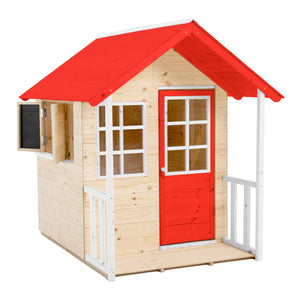 Maisonnette en bois pour enfants avec toit et porte rouges, fenêtres blanches et petite terrasse avec barrières.