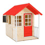 Maisonnette en bois pour enfants avec toit et porte rouges, fenêtres blanches et petite terrasse avec barrières.