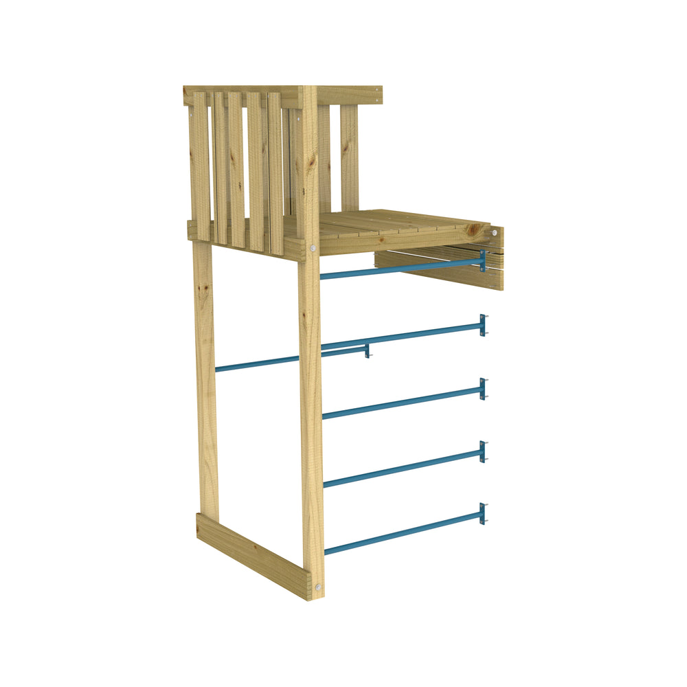 Plateforme en bois avec échelle à barreaux en métal.