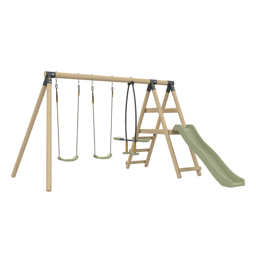 Portique de jeux en bois équipé de deux balançoires simples, d’un vis-à-vis, ainsi que d’une structure latérale avec échelle et toboggan.