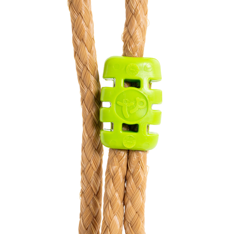 Gros plan sur la corde de la balançoire.