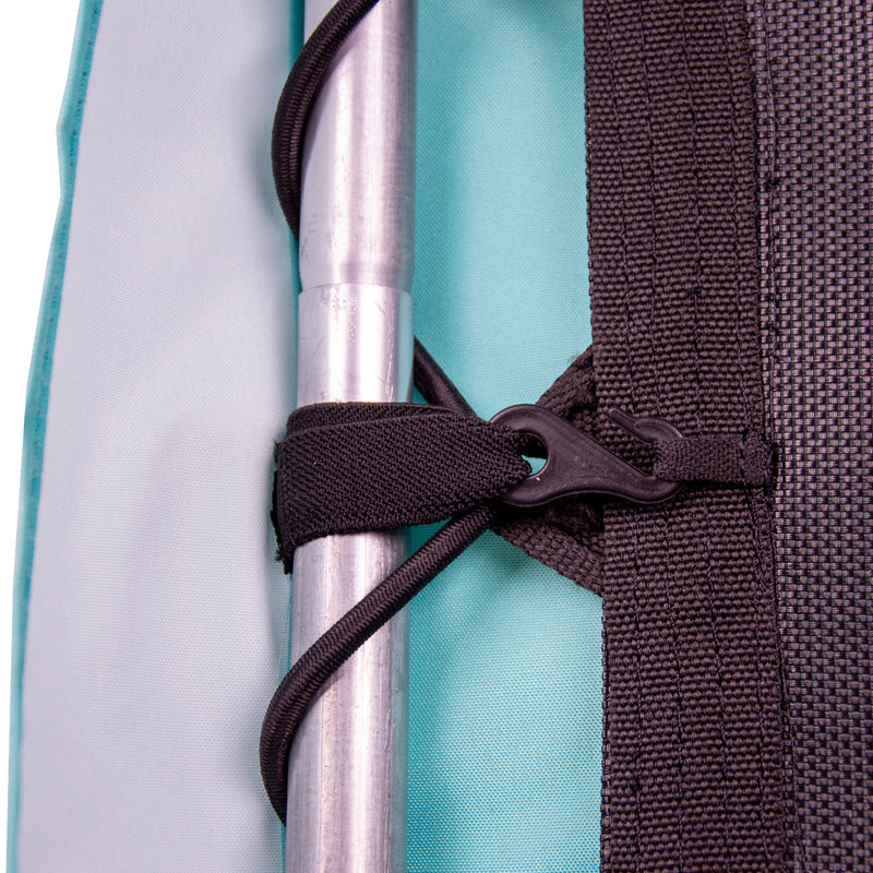 Fixation sécurisée du trampoline Bluey.