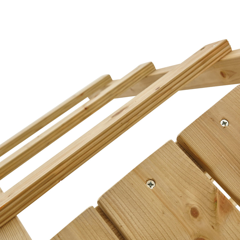 Détail du bois sec robuste utilisé pour la structure.